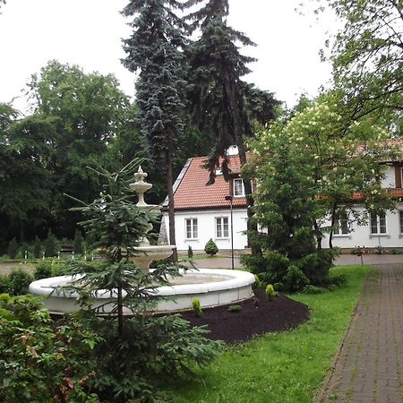 Dedek Park - Historyczny Dworek W Pieknym Parku Skaryszewskim Obok Stadionu Narodowego Varsó Kültér fotó