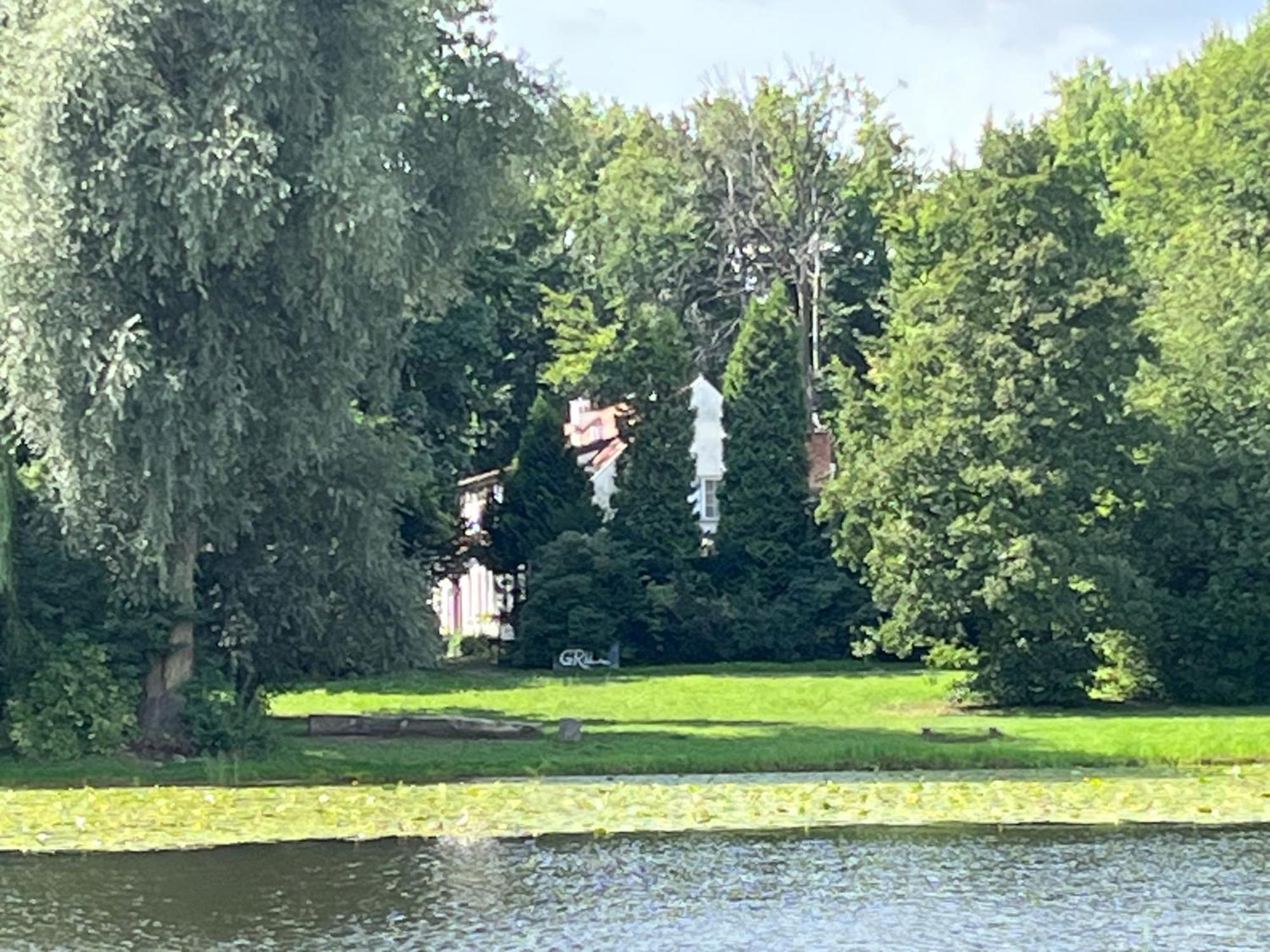 Dedek Park - Historyczny Dworek W Pieknym Parku Skaryszewskim Obok Stadionu Narodowego Varsó Kültér fotó