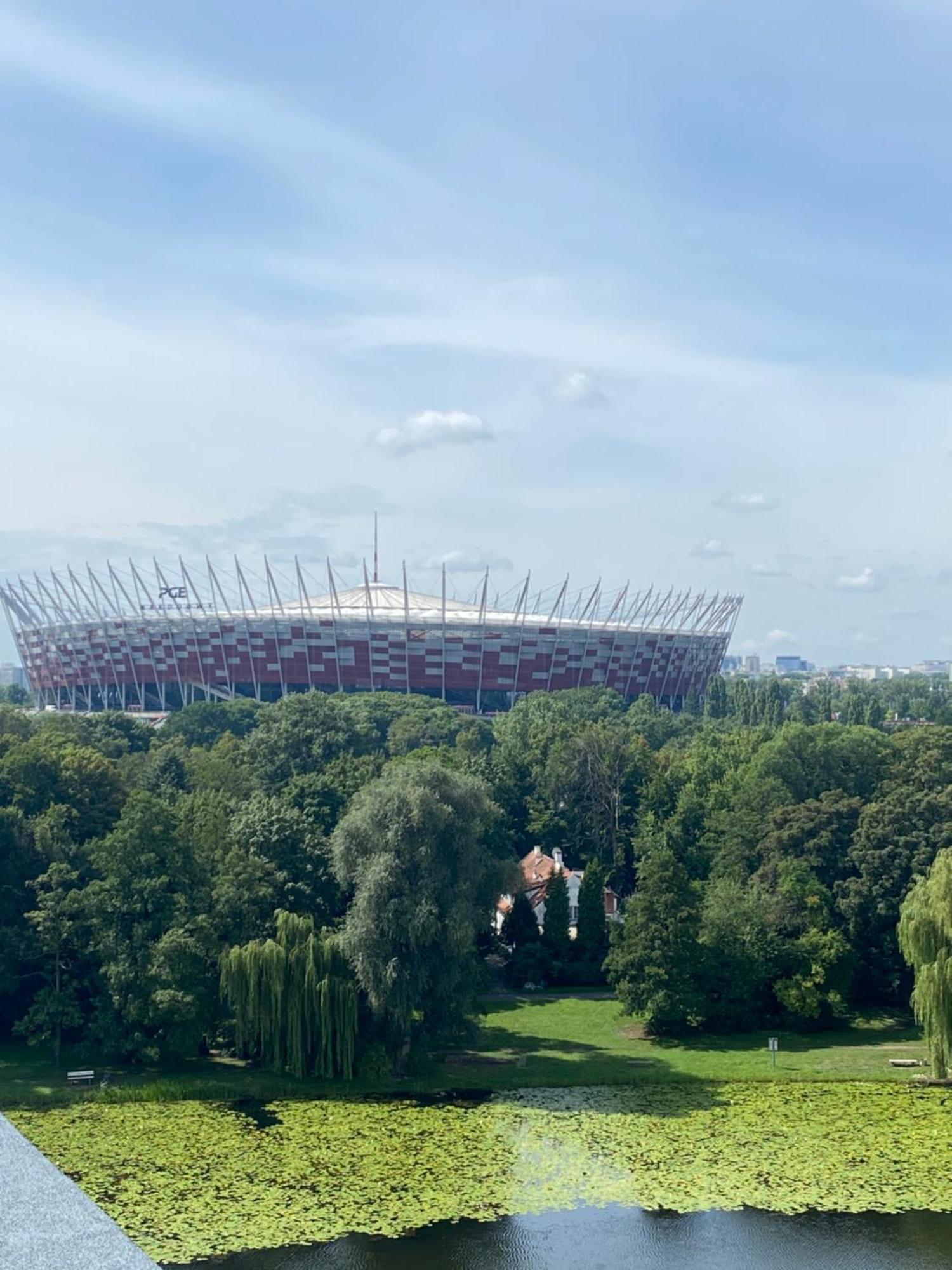 Dedek Park - Historyczny Dworek W Pieknym Parku Skaryszewskim Obok Stadionu Narodowego Varsó Kültér fotó