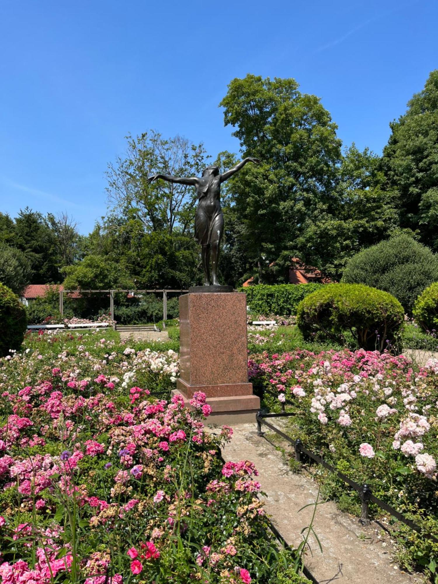 Dedek Park - Historyczny Dworek W Pieknym Parku Skaryszewskim Obok Stadionu Narodowego Varsó Kültér fotó