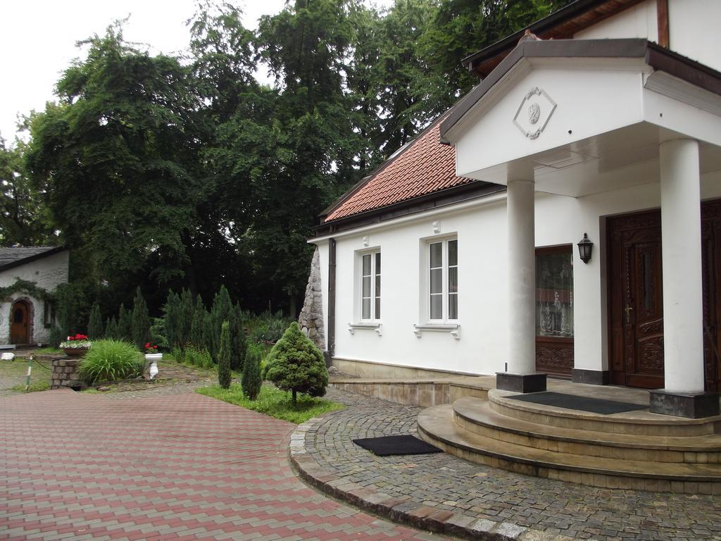 Dedek Park - Historyczny Dworek W Pieknym Parku Skaryszewskim Obok Stadionu Narodowego Varsó Kültér fotó